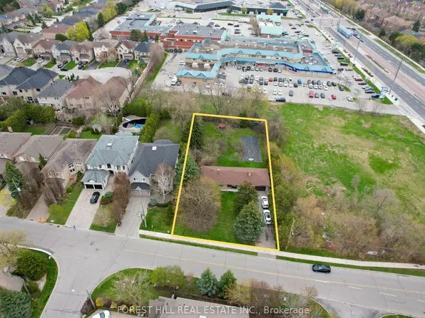 27 Vaughan Blvd, Vaughan, ON L4J 3N8