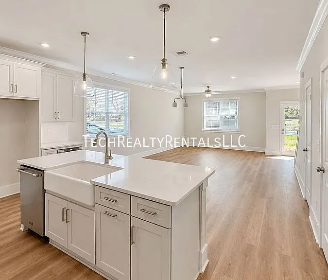 4630 Dogwood Pl #1 — Photo 4