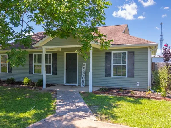 320 Williams St, Pelham, GA 31779