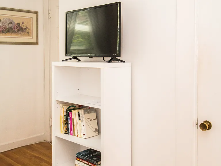 12 Chiswick Rd #1 — Photo 9