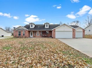 3955 Scenic Dr, Cape Girardeau, MO 63701