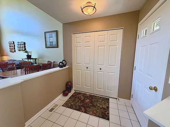 3rd image of 1150 Hawthorne Ln #1150-ELK