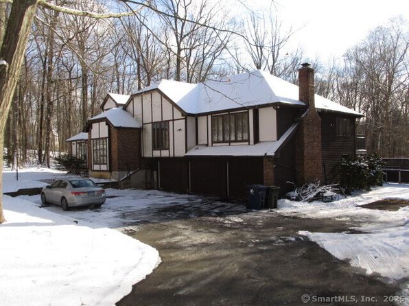 11 Michael Cir, Oxford, CT 06478
