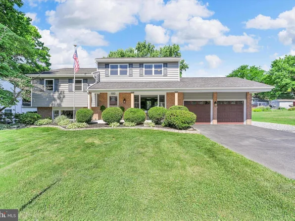 1842 Longview Dr, Lancaster, PA 17601