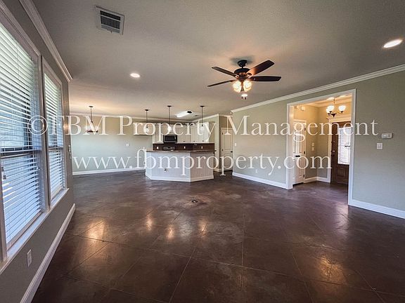 4th image of 307 Centenial Ave