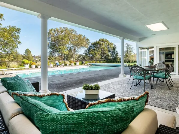 6 Carnoustie Drive, Novato, CA 94949