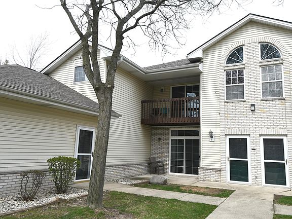 3rd image of 6115 S Creekside Dr Unit 12