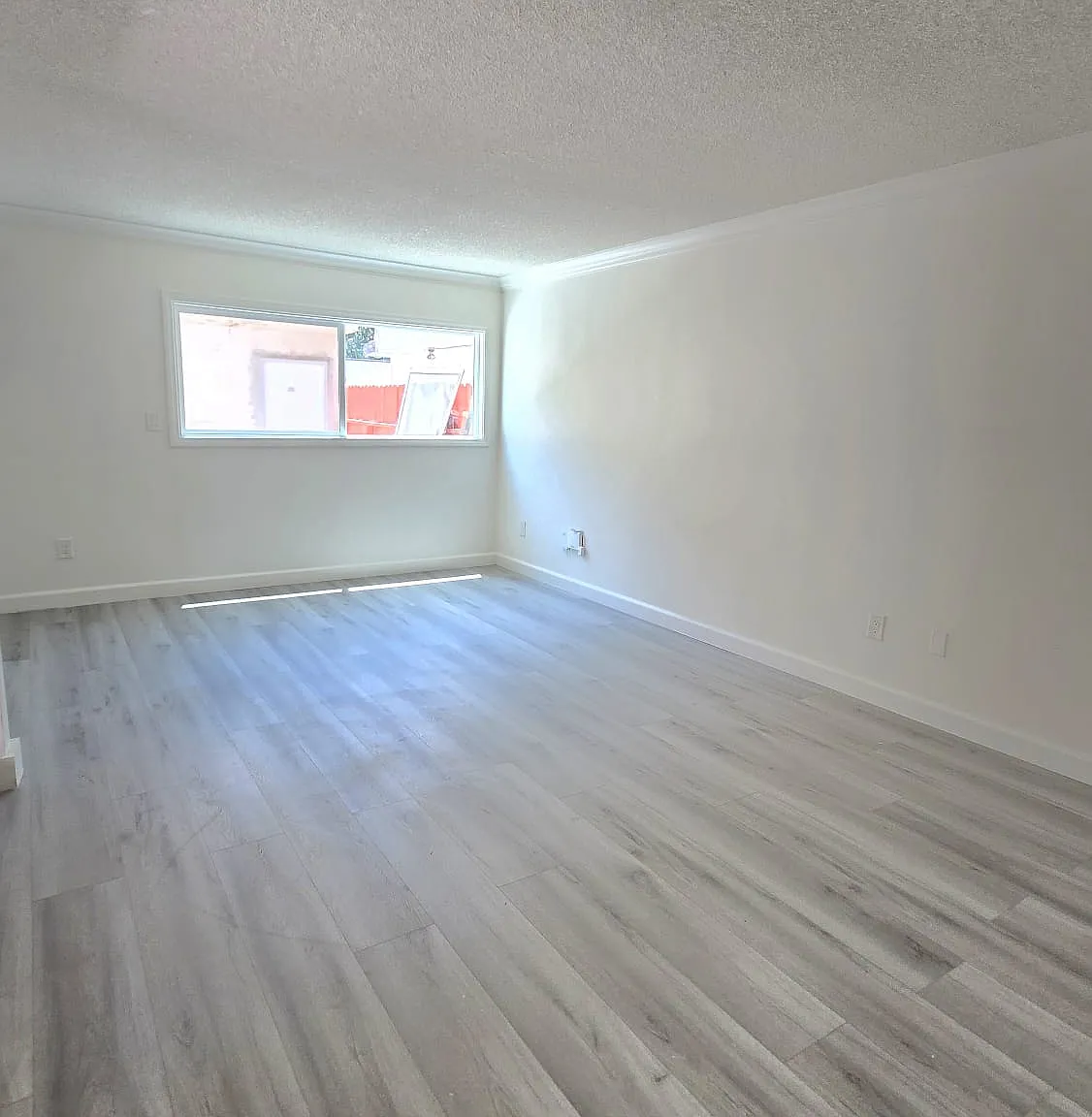 3 bed, 1132 sqft, $3,795 — Photo 3