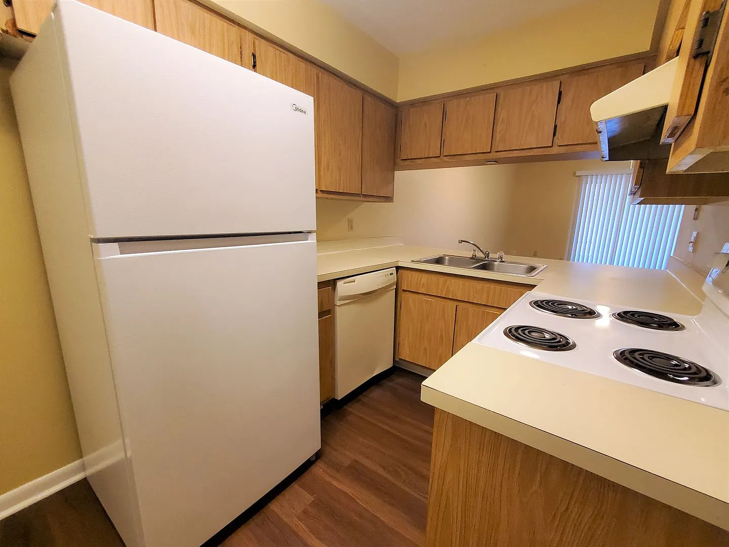 For Rent, 2 Bed 1.5 Bath Condo — Photo 4