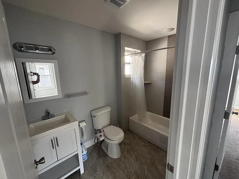 18 Van Cortland Pl — Photo 9