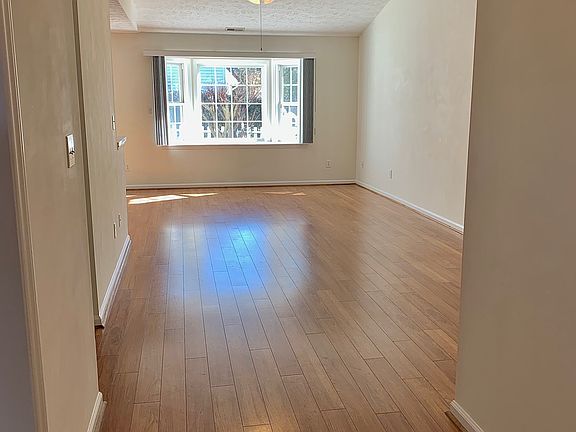 4th image of 610 Brook St