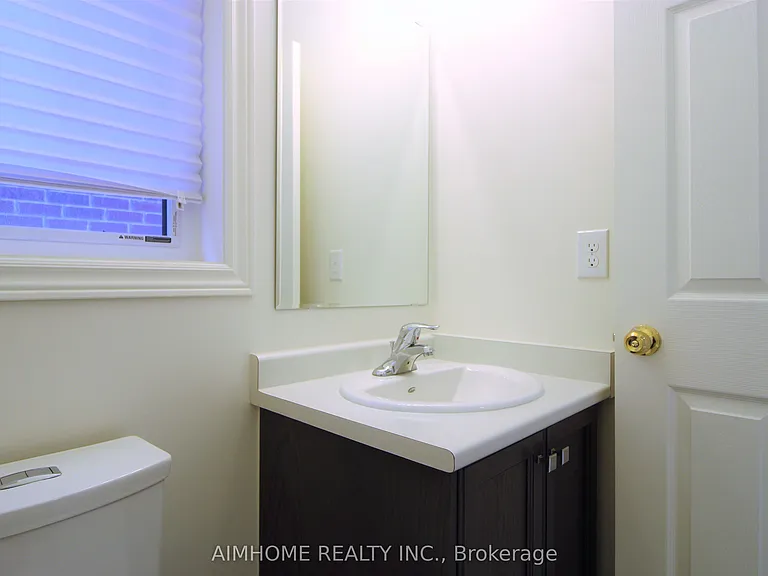 38 Foxberry Rd — Photo 9