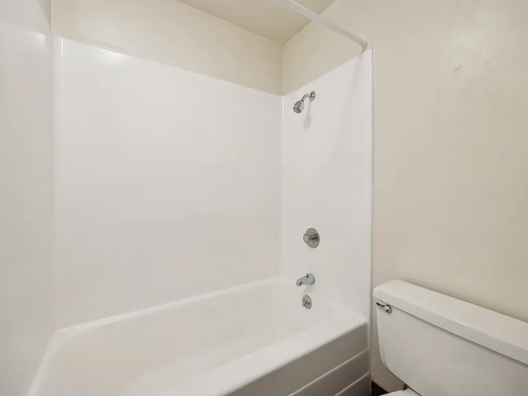 Fairmount Park Apartments — Photo 26