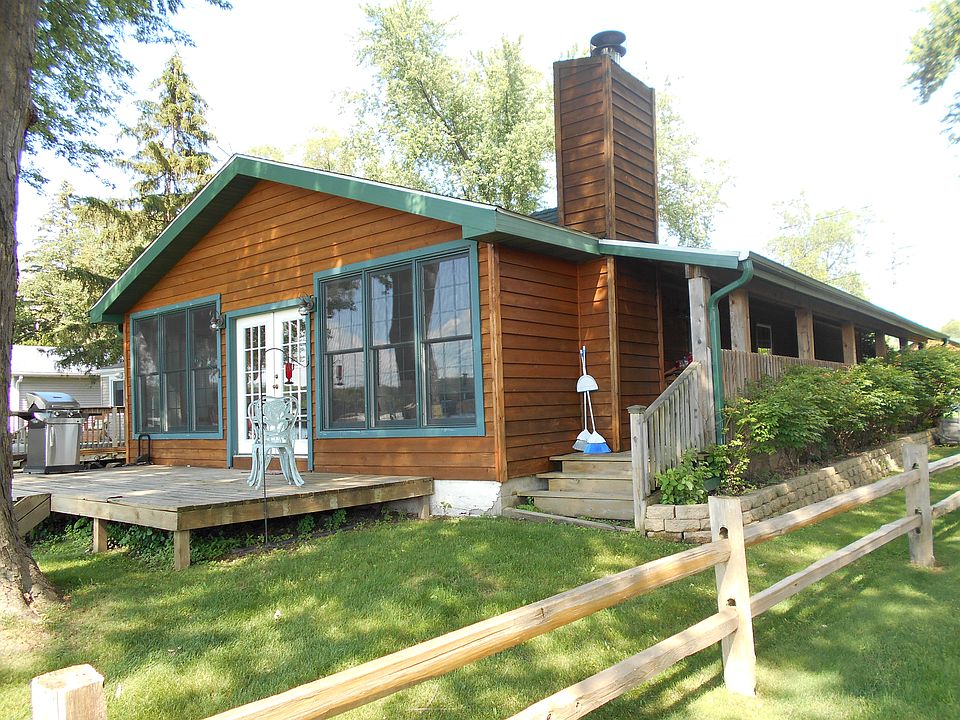 Okauchee Lake Cedar Ranch 