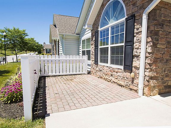2nd image of 230 Revolution Cir