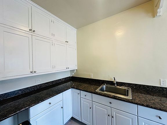 4th image of 5300 Walnut St APT 9