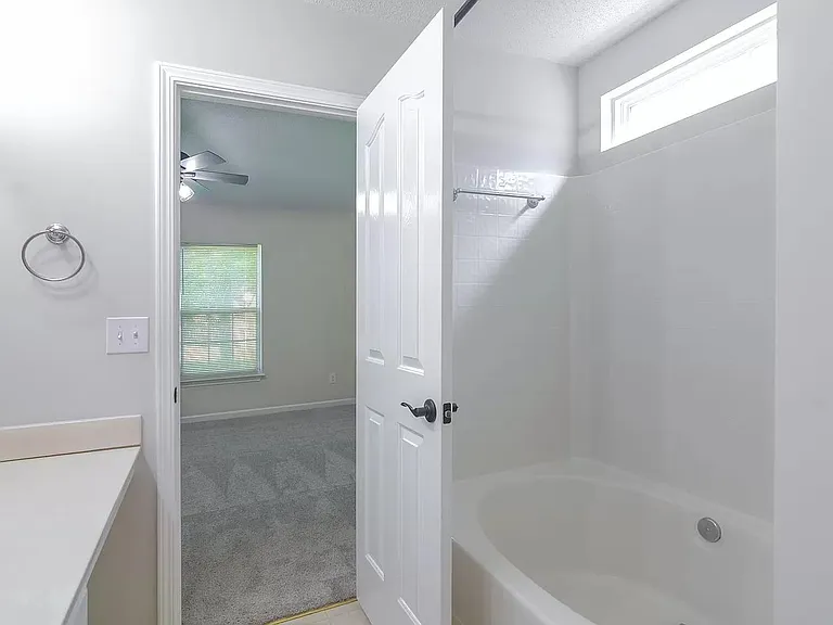 784 Waterbrook Ln — Photo 22