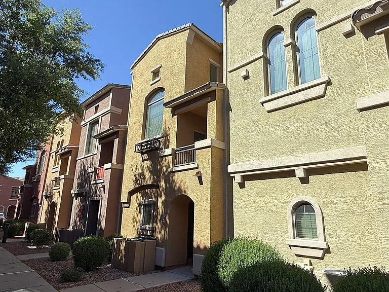 240 W Juniper Ave #1027 — Photo 2