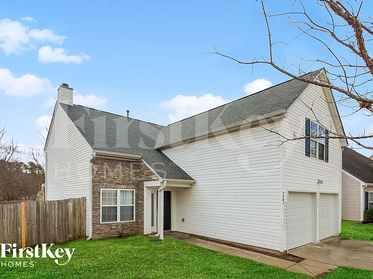 7301 Hidden Creek Dr — Photo 2