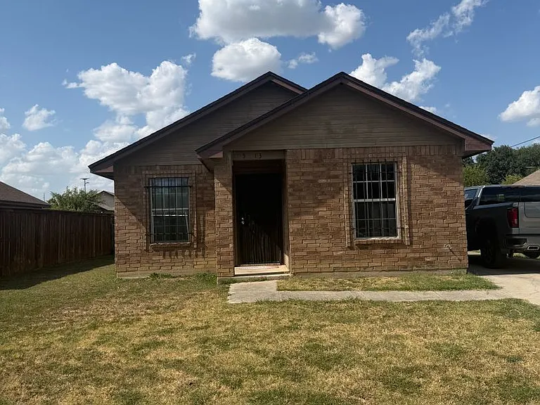 5313 Anderson St — Photo 1