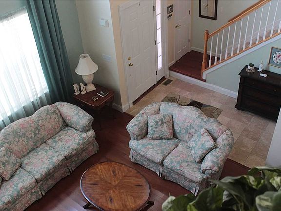 3rd image of 37 Avery Ln