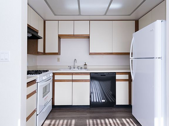 5th image of 444 Rosecrans Ave #A