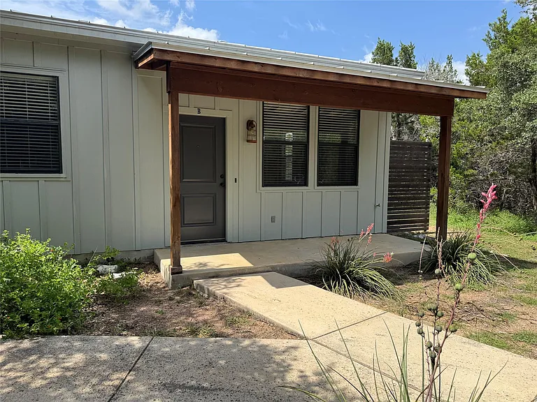 290 Hugo Rd #B — Photo 2