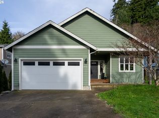1732 SE 3rd St, Astoria, OR 97103