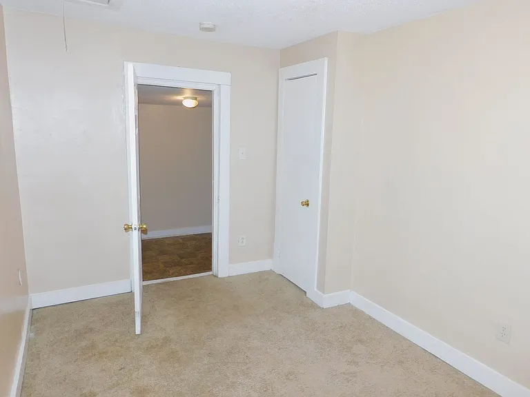 618 Glencoe St — Photo 13