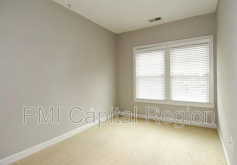 334 Community Center Ave — Photo 19