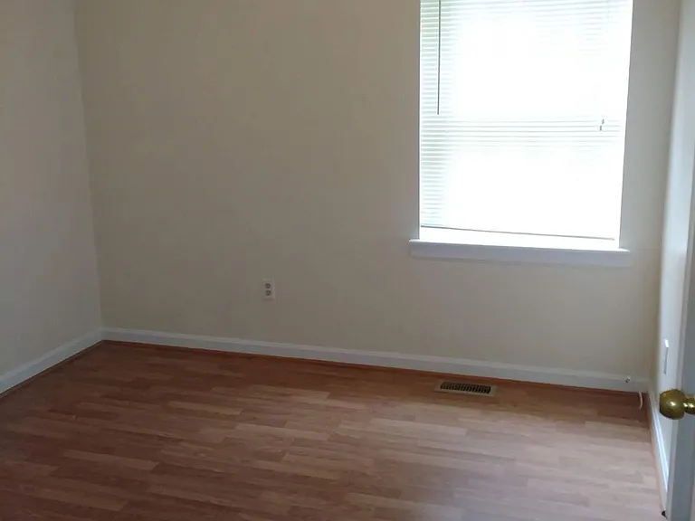 959 Swan Ln — Photo 32