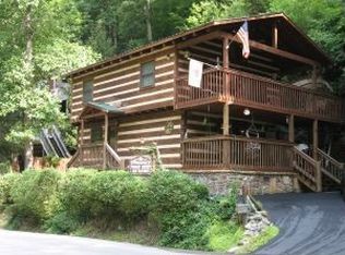589 Baskins Creek Rd, Gatlinburg, TN 37738