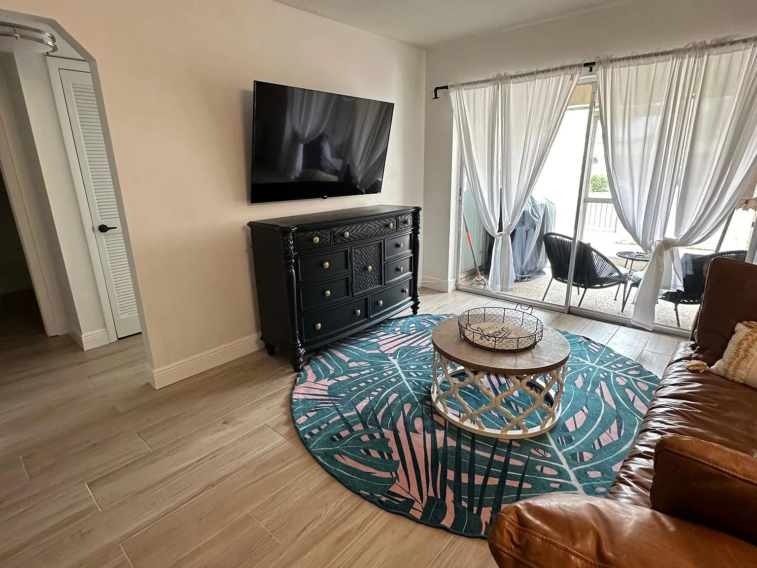 1 bed, 1140 sqft, $1,950 — Photo 3