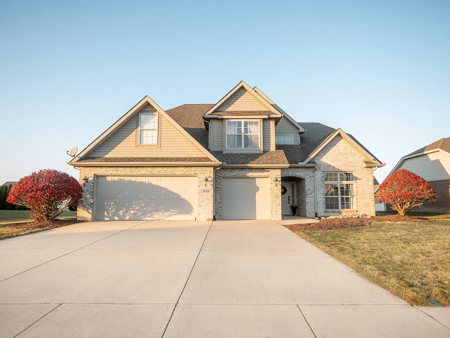 5 bed, 3040 sqft, $3,500 — Photo 1