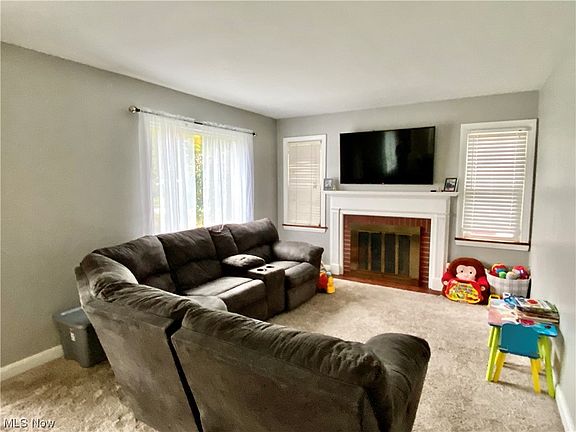 2nd image of 45 Edgewater Dr