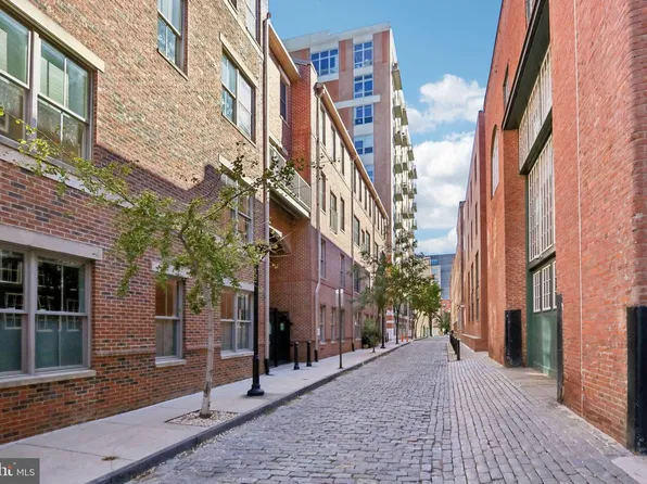 133 N Bread St #C1, Philadelphia, PA 19106