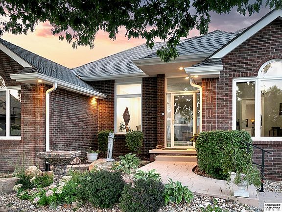 4th image of 1808 S 183rd Cir