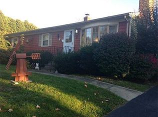 20 Colonial Dr, Warren, RI 02885