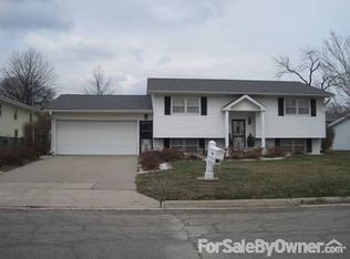 109 Santa Barbara Dr, Marshalltown, IA 50158