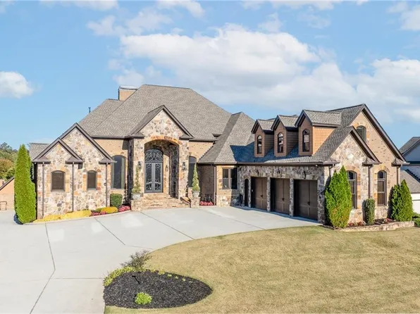 2417 Sunflower Dr, Hoschton, GA 30548