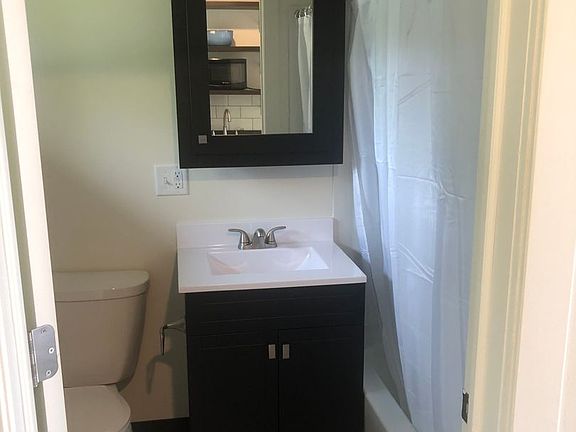 2nd image of 1600 Marion Rd SE #5