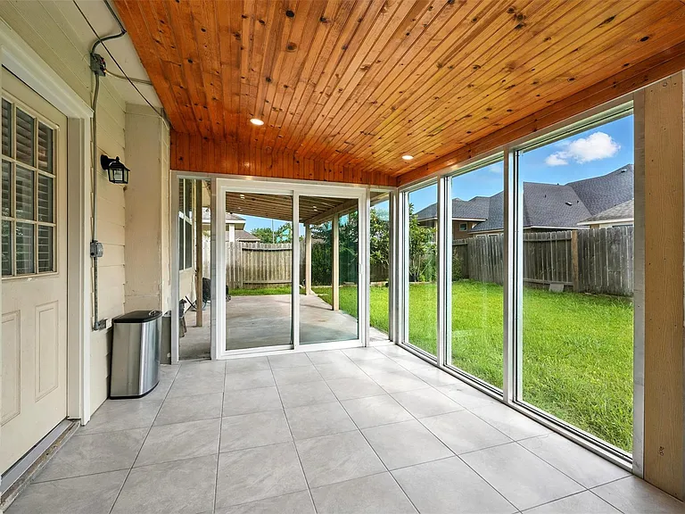 9219 Gilbert Hollow Dr — Photo 42