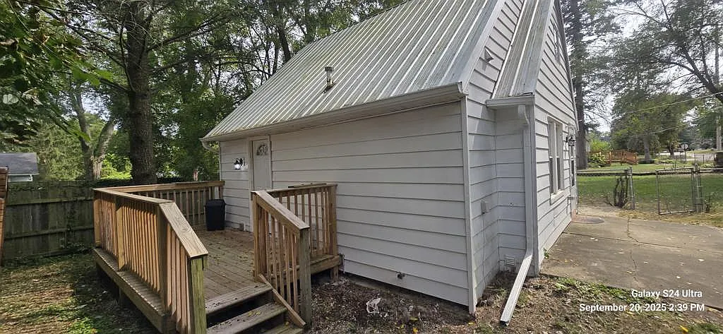 214 Sharon Avenue, Pennfield Township — Photo 2