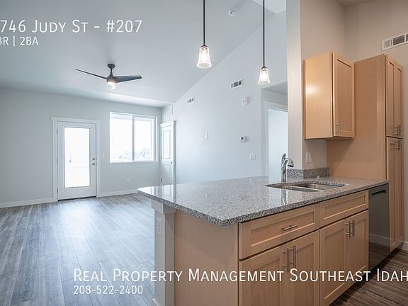 5th image of 2746 Judy St #207