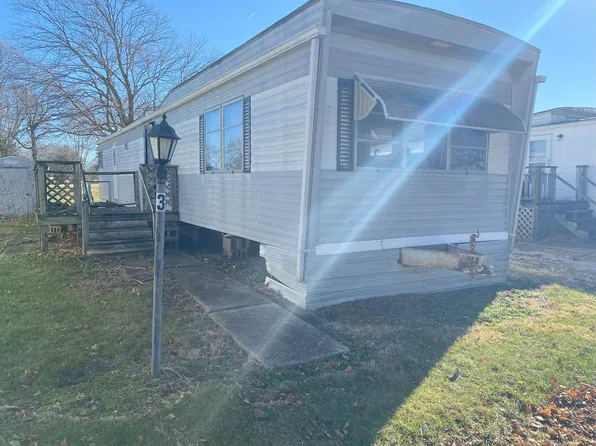 Toulon, 524 E Jefferson St #3, Toulon, IL 61483