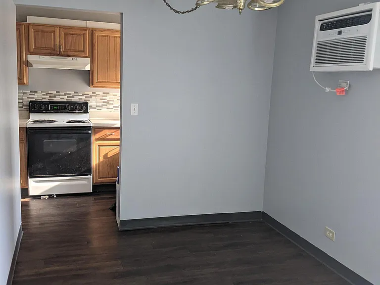 659 N Swift Rd #202 — Photo 7