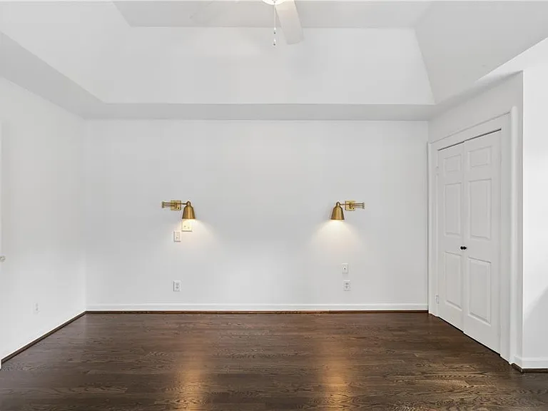 816 Virgil St NE — Photo 33