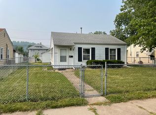 3638 Johnson Ave, Davenport, IA