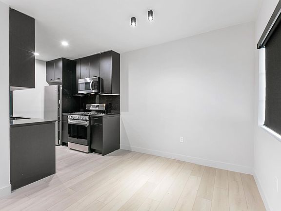 4th image of 3750 S Canfield Ave #7