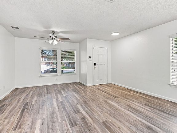 5th image of 8018 Chestnut Bluff Dr